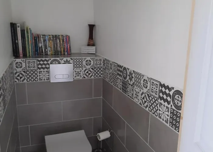 Chez Line Et Pierre: Spacieux, Lumineux Et Equipe Apartamento