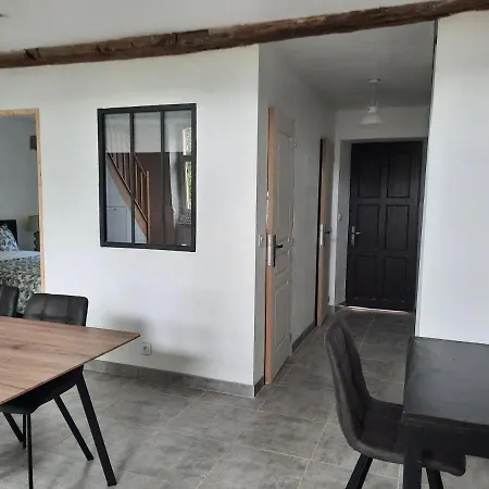 Chez Line Et Pierre: Spacieux, Lumineux Et équipé